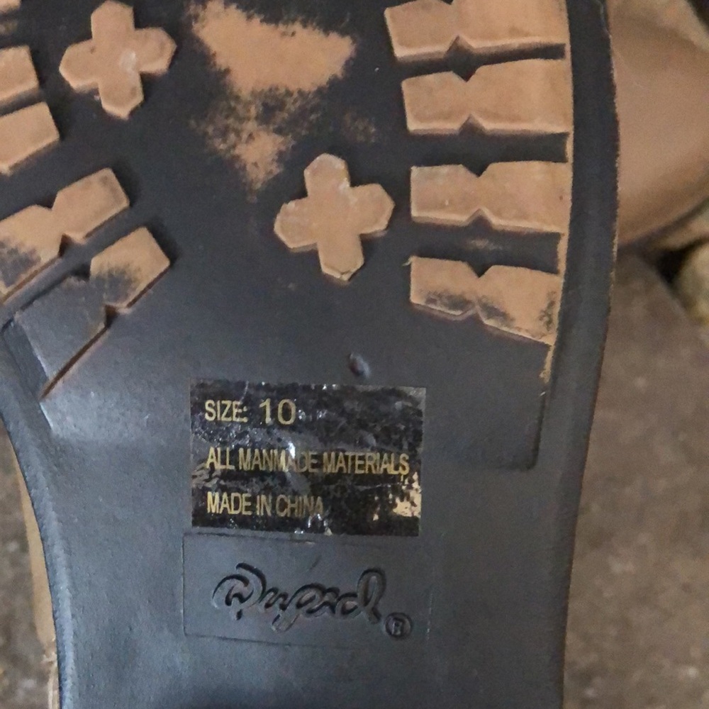 Boots - Picture 2 of 5